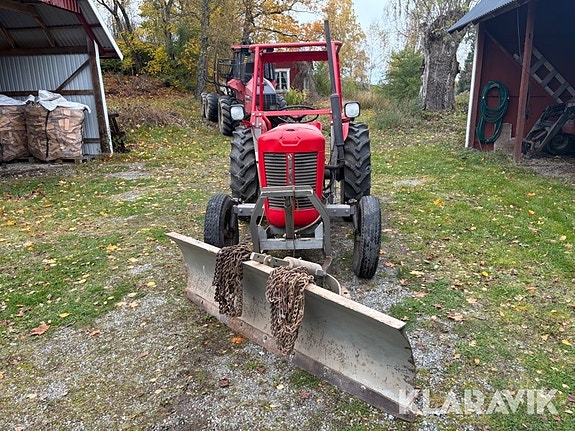 Veterantraktor Massey Ferguson 30 med plog 2 of 6