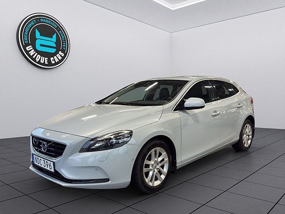 Volvo V40 7 of 23