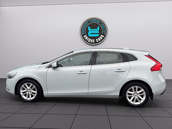Volvo V40 6 of 23