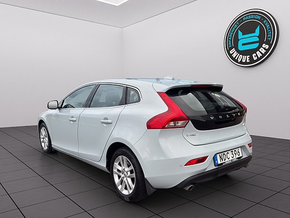 Volvo V40 5 of 23
