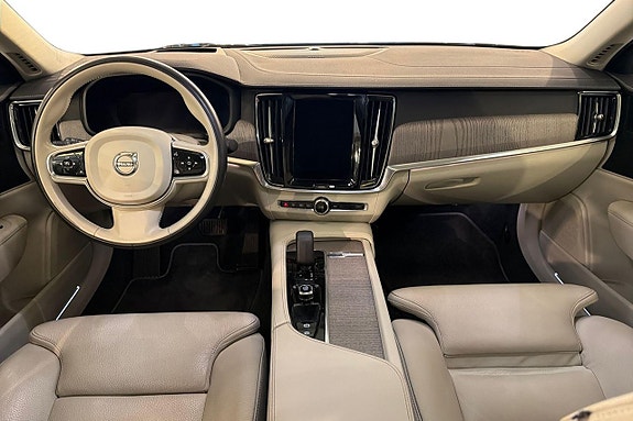 Volvo S90 14 of 28