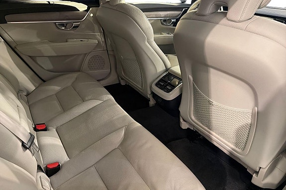 Volvo S90 23 of 28