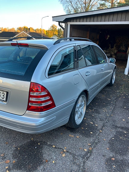 Mercedes-Benz C180 5 of 11
