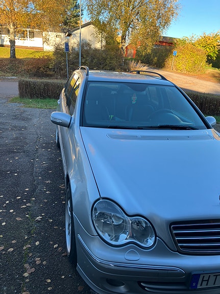 Mercedes-Benz C180 3 of 11