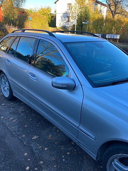 Mercedes-Benz C180 4 of 11
