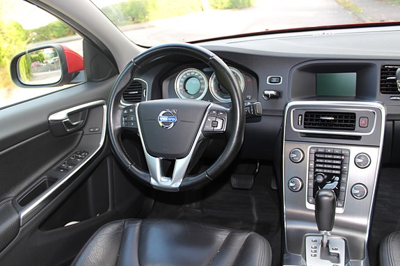 Volvo S60 7 of 12