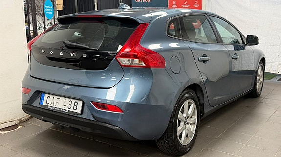 Volvo V40 4 of 19