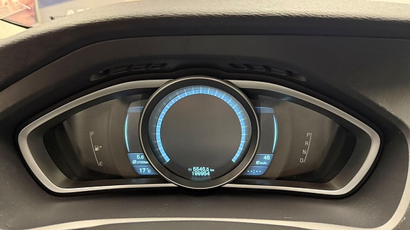 Volvo V40 14 of 19