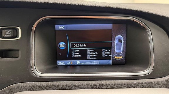 Volvo V40 15 of 19