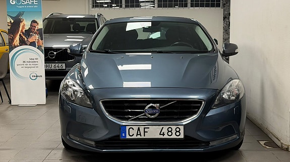 Volvo V40 3 of 19
