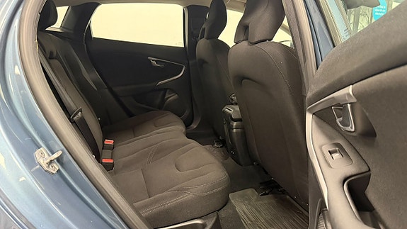 Volvo V40 13 of 19