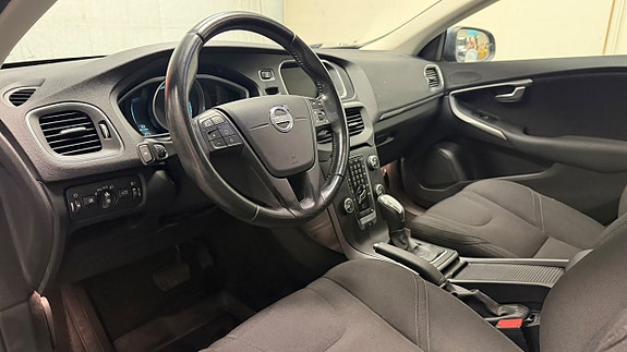 Volvo V40 9 of 19