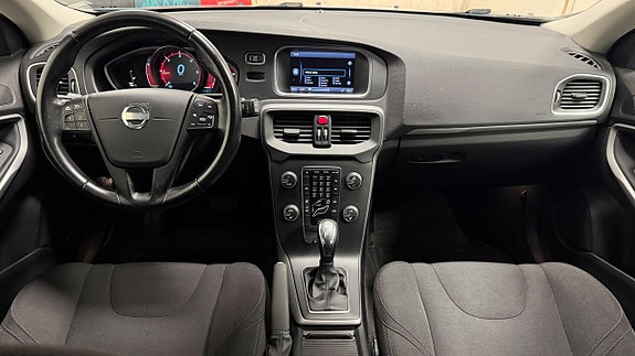 Volvo V40 11 of 19