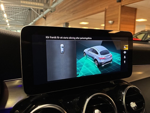 Mercedes-Benz GLC 220 d 27 of 30