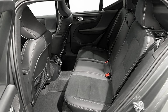 Volvo EX40 14 of 27