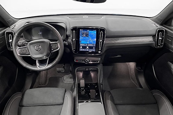 Volvo EX40 15 of 27