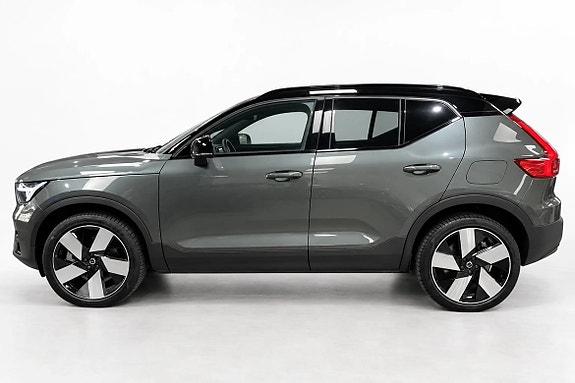 Volvo EX40 2 of 27