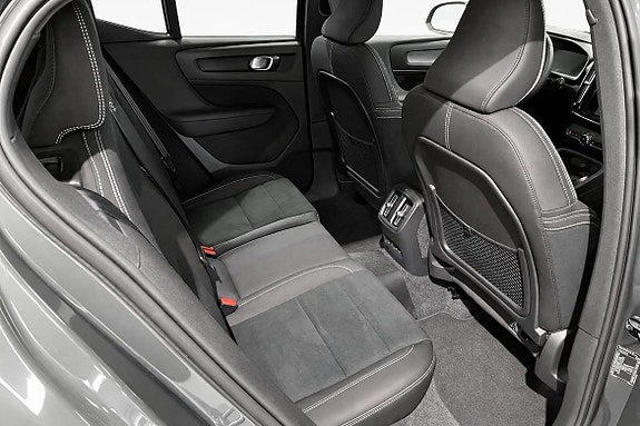 Volvo EX40 23 of 27