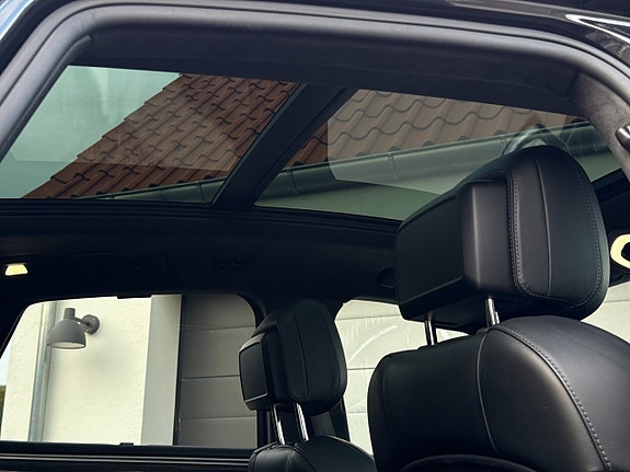Porsche Macan Turbo 21 of 30