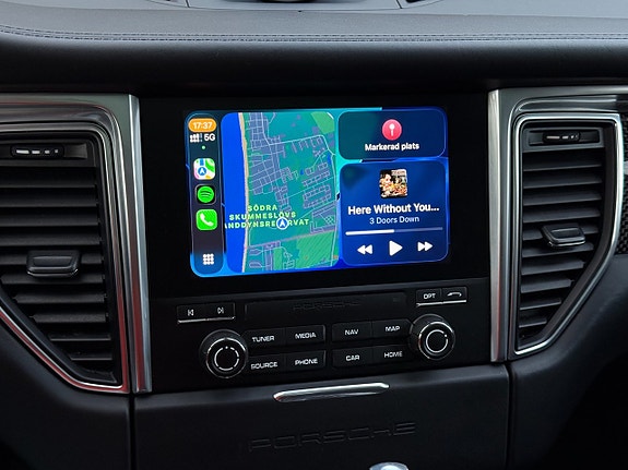 Porsche Macan Turbo 22 of 30
