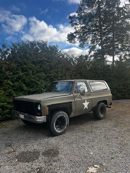 Chevrolet Blazer 2 of 3