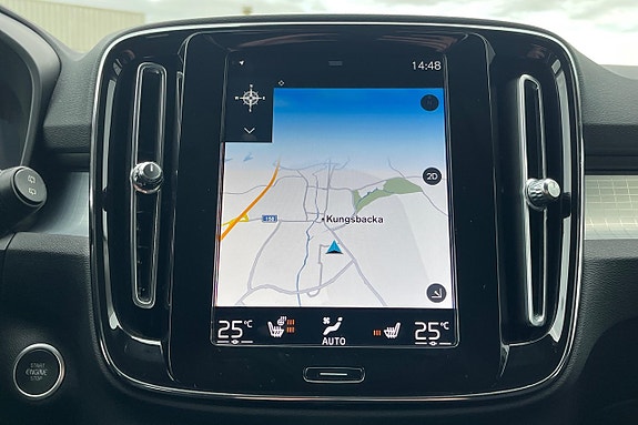 Volvo XC40 19 of 30