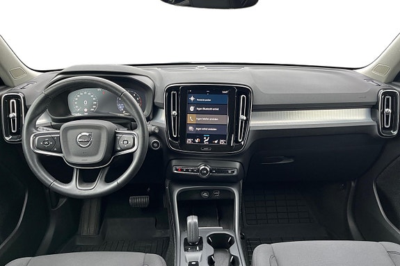 Volvo XC40 14 of 30