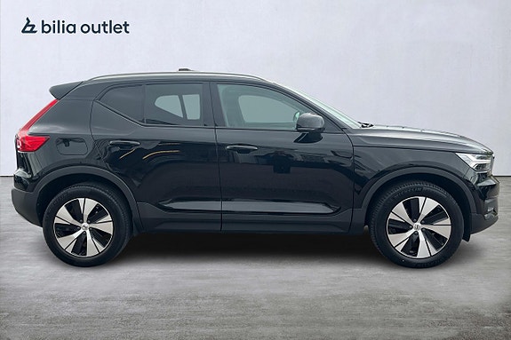 Volvo XC40 7 of 30