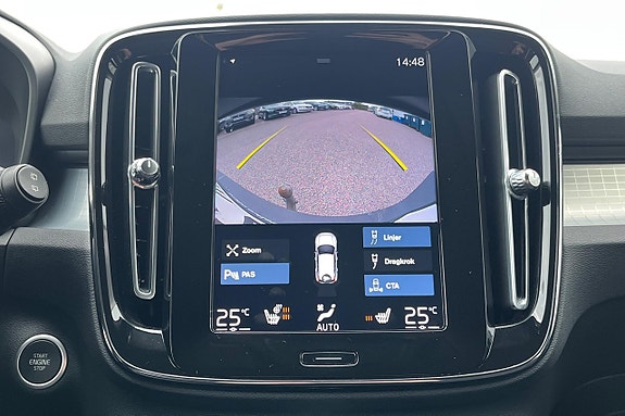 Volvo XC40 18 of 30