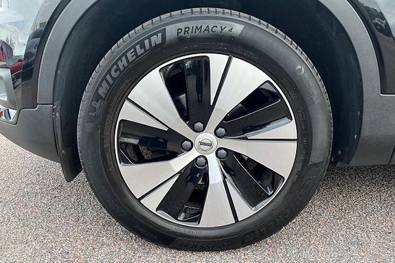 Volvo XC40 10 of 30
