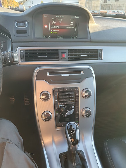 Volvo XC70 7 of 11