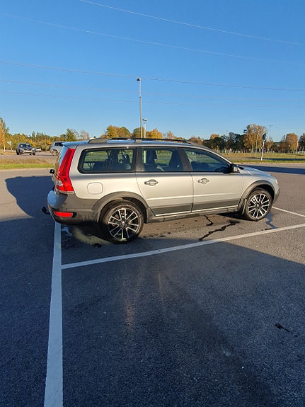 Volvo XC70 4 of 11