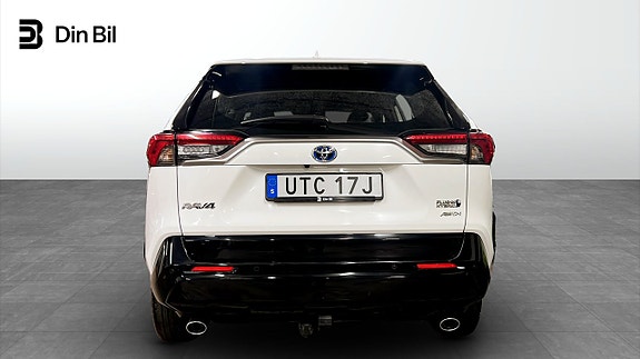 Toyota RAV4 5 of 12