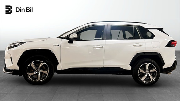 Toyota RAV4 2 of 12