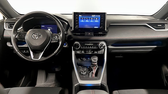 Toyota RAV4 10 of 12