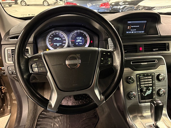 Volvo XC70 7 of 9