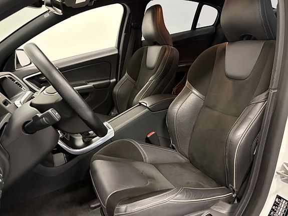 Volvo S60 8 of 17