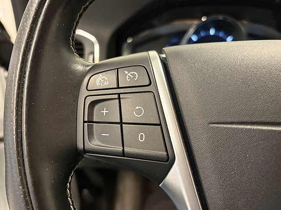 Volvo S60 12 of 17