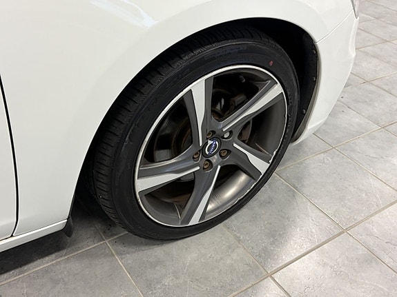 Volvo S60 3 of 17