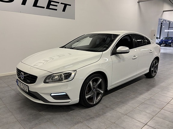 Volvo S60 2 of 17