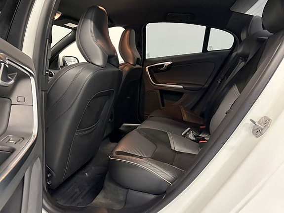 Volvo S60 9 of 17
