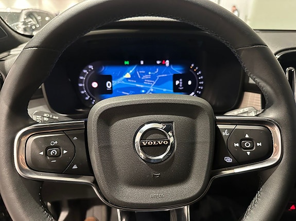 Volvo XC40 15 of 18