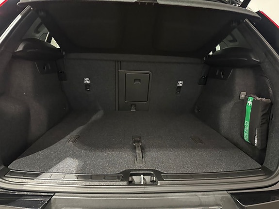 Volvo XC40 12 of 18