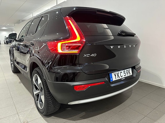 Volvo XC40 7 of 18