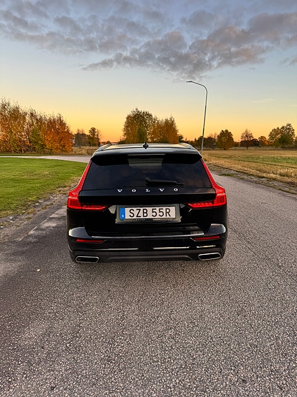 Volvo V60 Cross Country 4 of 6