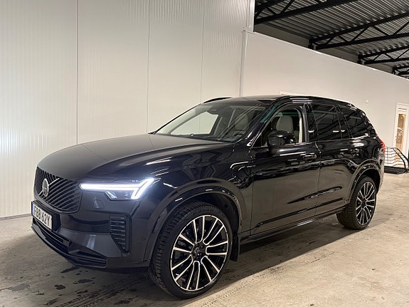 Volvo XC90 5 of 26