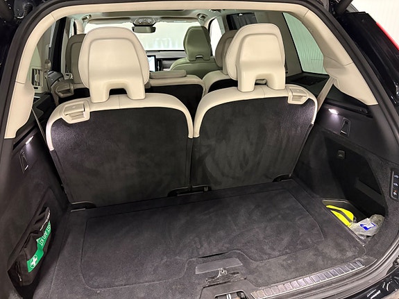 Volvo XC90 26 of 26