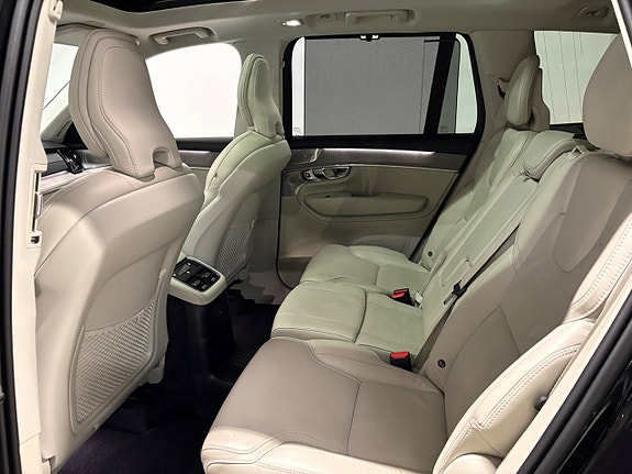 Volvo XC90 21 of 26
