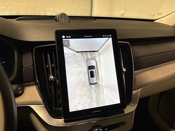 Volvo XC90 16 of 26