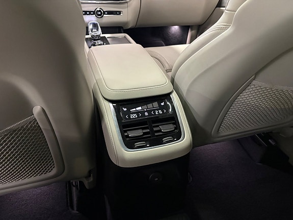 Volvo XC90 23 of 26